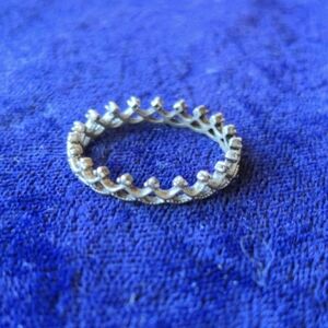 Vintage 925 sterling silver handmade delicate stacking princess crown ring